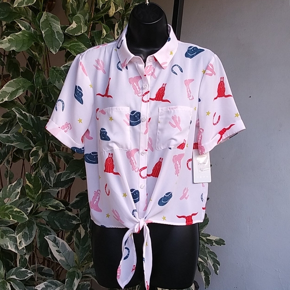 Lily White Tops - NWT Lily White Western Print Top Sz L